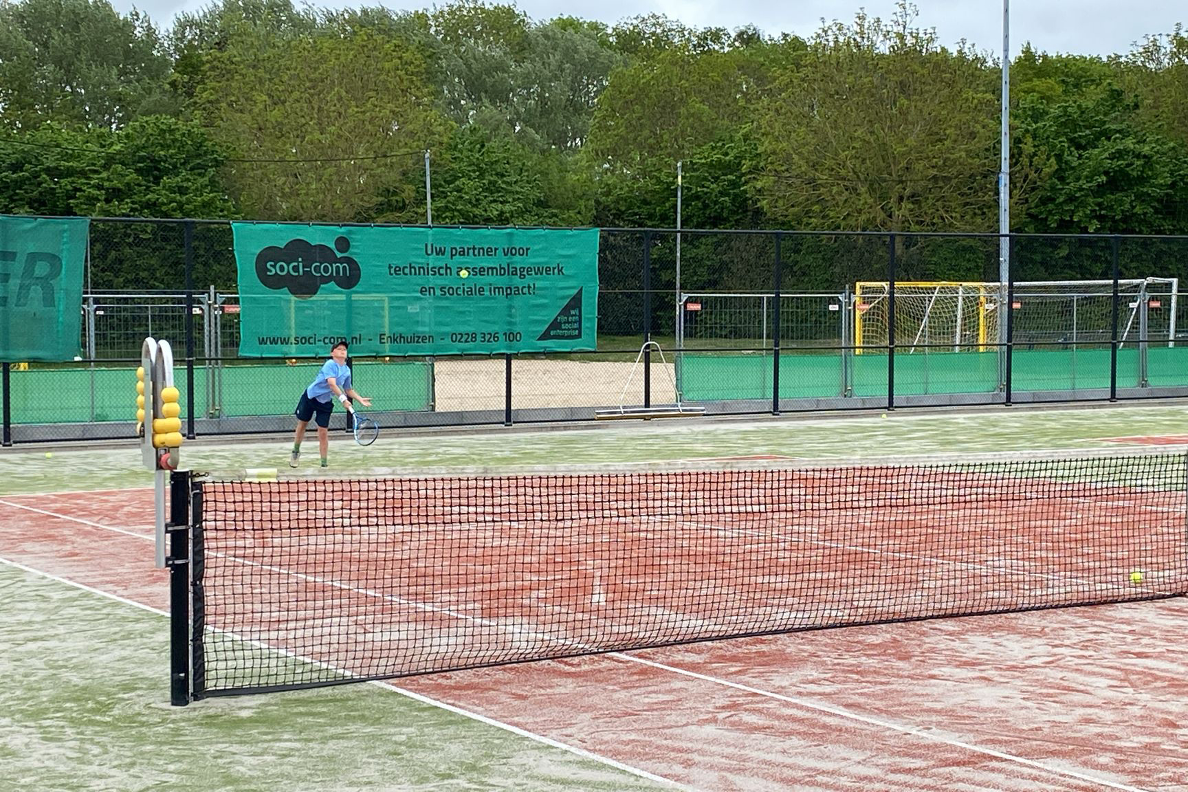 tennisbal-slaan-jeugdtoernooi